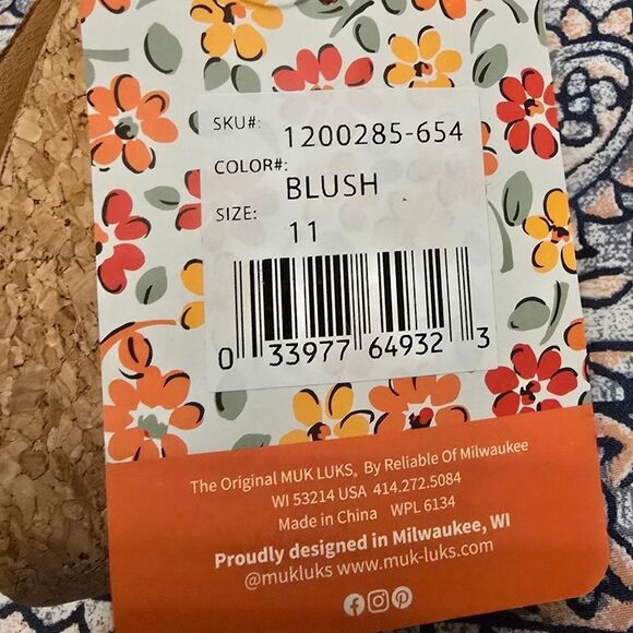 BRAND NEW MUK LUKS® WOMEN'S WINONA WEDGE SANDAL - Picture 14 of 15